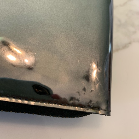 Marc by Marc Jacobs passport holder/ wallet - Picture 5 of 5